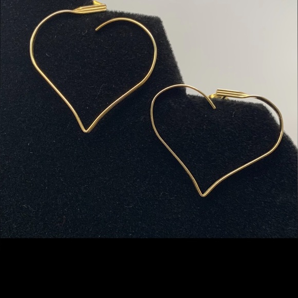 Vintage Avon Gold-tone Split Heart Earrings.Pre-loved - Picture 3 of 5